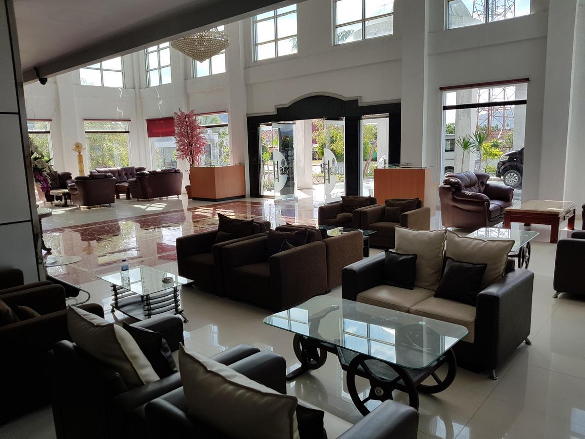 Grand Royal Taliwang Hotel Exterior foto