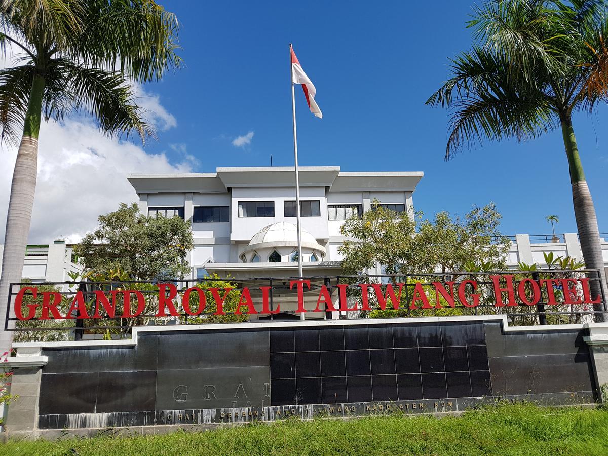 Grand Royal Taliwang Hotel Exterior foto
