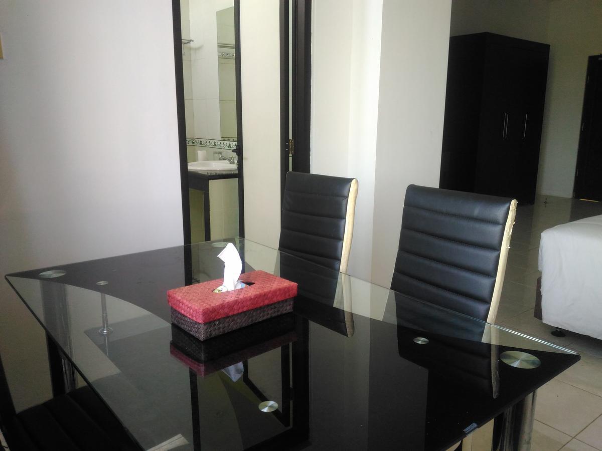 Grand Royal Taliwang Hotel Quarto foto